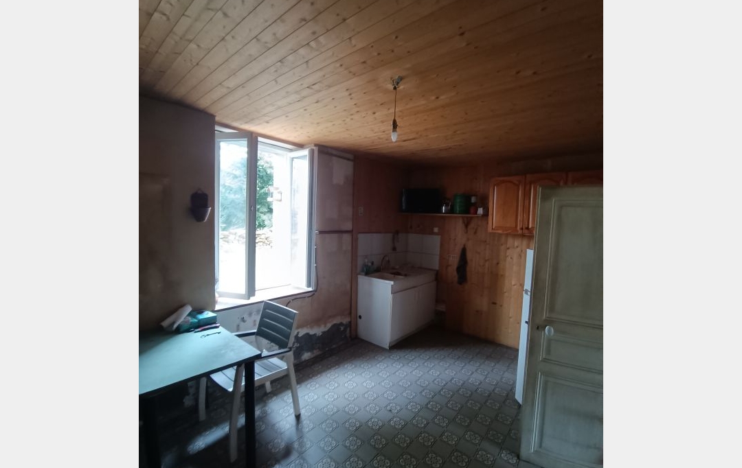 BOUSSAC IMMOBILIER : Maison / Villa | CROZON-SUR-VAUVRE (36140) | 75 m2 | 55 500 € 