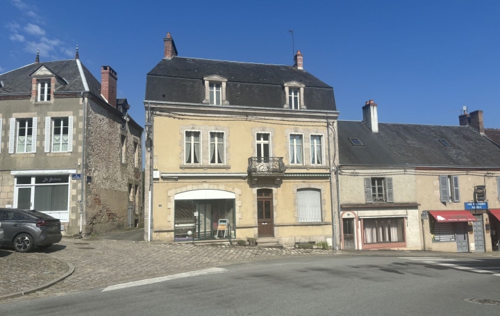 Maison de ville   BOUSSAC  180 m2 183 000 € 